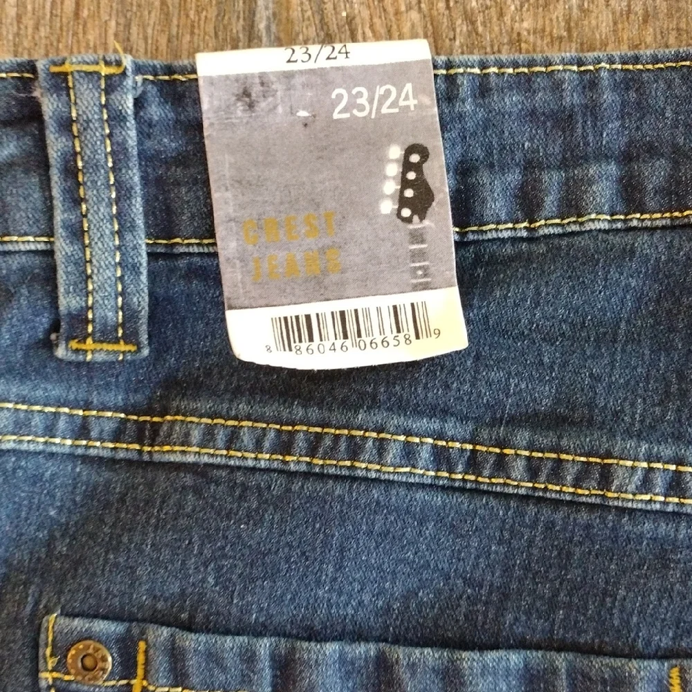 Crest Jeans Plus With Golden Back Embroidery Pockets. Size 23/24 Plus Stretch - Picture 7 of 13